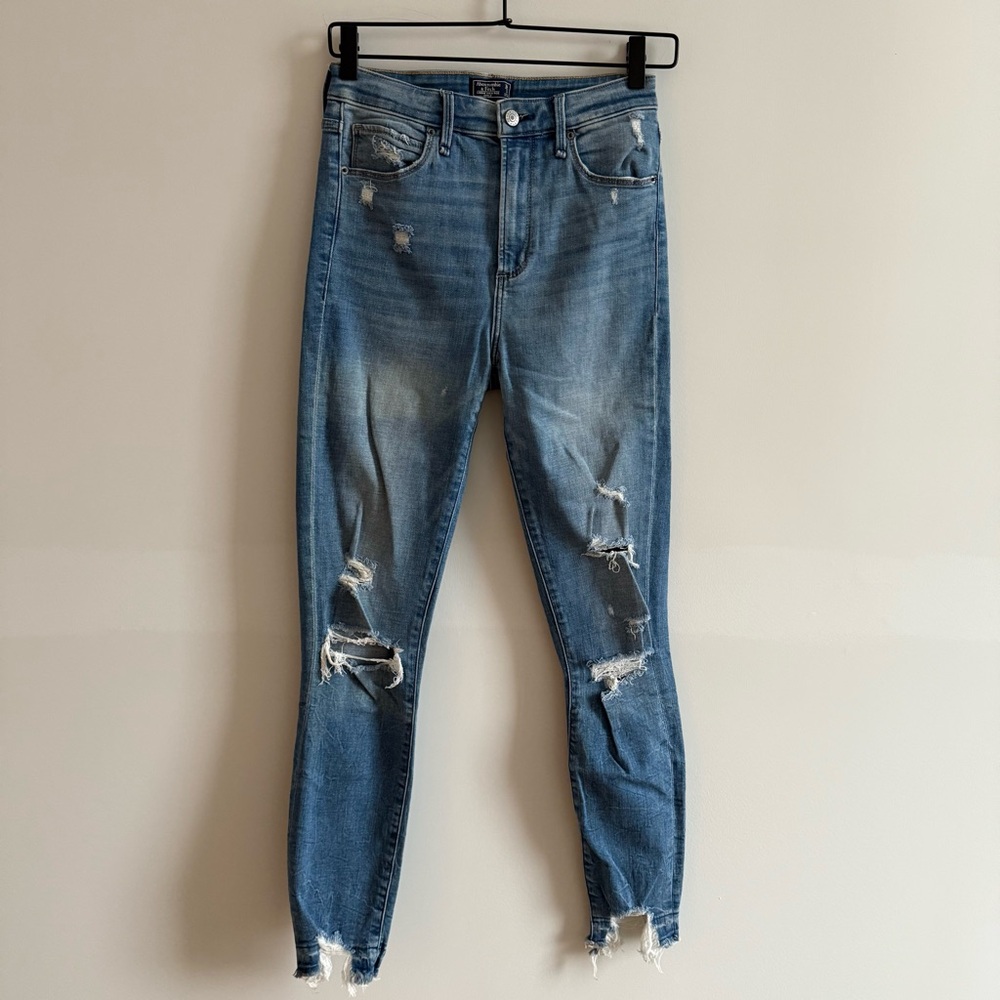 Abercrombie & Fitch Distressed Skinny Jeans in Blue